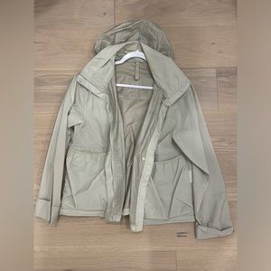 Lululemon Taupe Rain Jacket with Hoodie - Size 8 NEW Condition